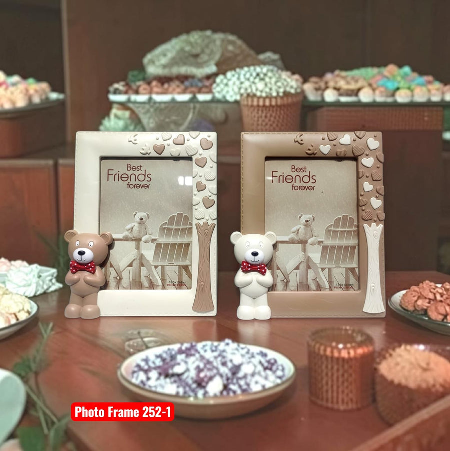 PlasticPhoto Frame 252-1