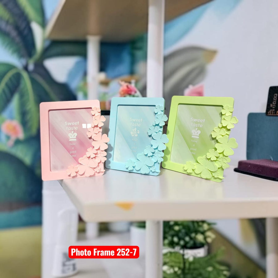 Plastic Photo Frame 252-7